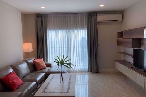 Condominio de 2 dormitorios en Khlong Toei, Bangkok, Tailandia № 77127 - foto 3