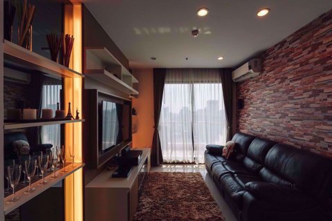 Condominio de 1 dormitorio en Huai Khwang, Bangkok, Tailandia № 77132 - foto 2