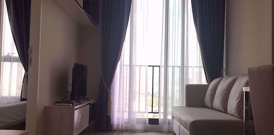 Condominio de 1 dormitorio en Huai Khwang, Bangkok, Tailandia № 77129