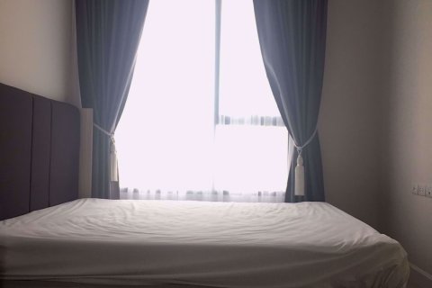 Condominio de 1 dormitorio en Huai Khwang, Bangkok, Tailandia № 77129 - foto 4