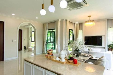 Casa de 3 dormitorios en Pattaya, Tailandia № 132466 - foto 8