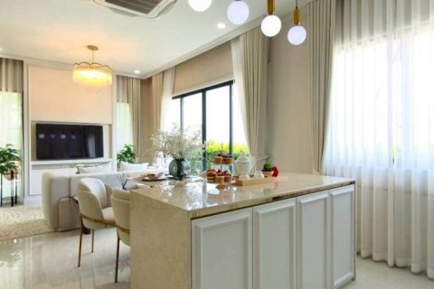 Casa de 3 dormitorios en Pattaya, Tailandia № 132466 - foto 7