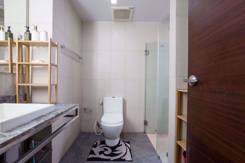 Condominio de 1 dormitorio en Bang Rak, Bangkok, Tailandia № 76902 - foto 5