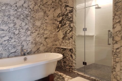Condominio de 2 dormitorios en Yan Nawa, Bangkok, Tailandia № 143858 - foto 14