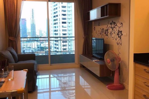 Condominio de 1 dormitorio en Ratchathewi, Bangkok, Tailandia № 76655 - foto 3