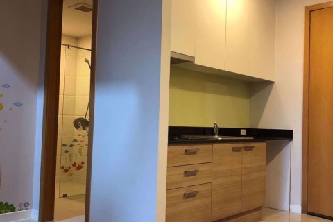 Condominio de 1 dormitorio en Ratchathewi, Bangkok, Tailandia № 76655 - foto 4