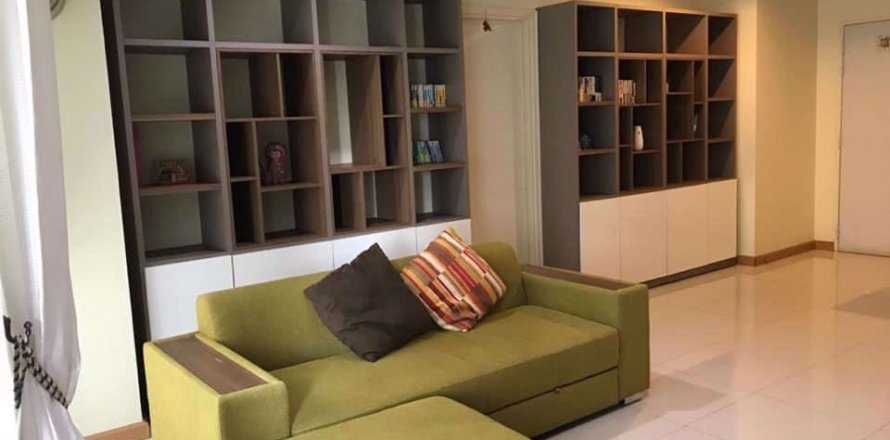Condominio de 2 dormitorios en Bang Kapi, Bangkok, Tailandia № 76656