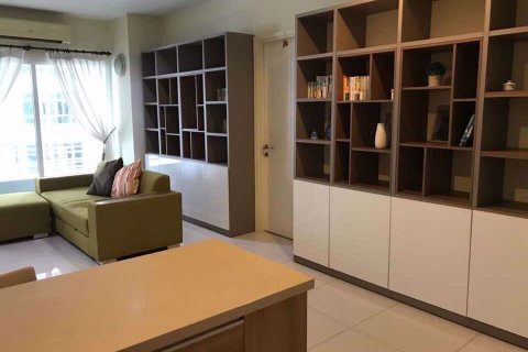 Condominio de 2 dormitorios en Bang Kapi, Bangkok, Tailandia № 76656 - foto 3