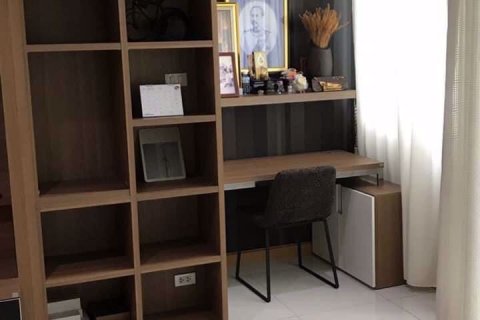 Condominio de 2 dormitorios en Bang Kapi, Bangkok, Tailandia № 76656 - foto 2