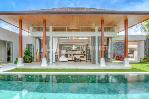 Casa de 4 dormitorios en Phuket, Tailandia № 130962 - foto 19