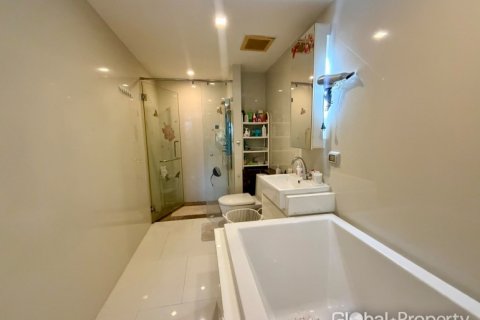 Condominio de 2 dormitorios en Pattaya, Tailandia № 100760 - foto 28