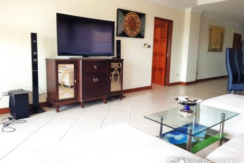 Condominio de 2 dormitorios en Pattaya, Tailandia № 100759 - foto 3