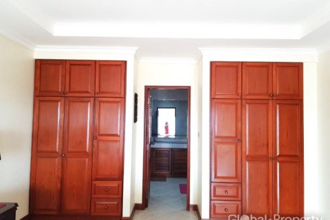 Condominio de 2 dormitorios en Pattaya, Tailandia № 100759 - foto 9