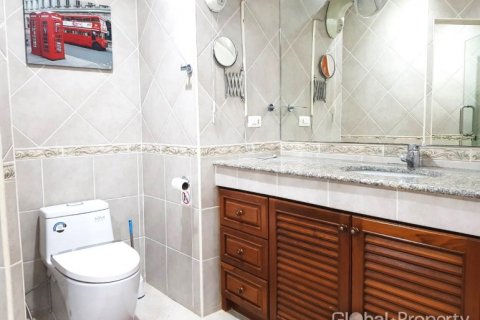 Condominio de 2 dormitorios en Pattaya, Tailandia № 100759 - foto 10