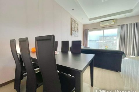 Casa de 3 dormitorios en Pattaya, Tailandia № 100773 - foto 6