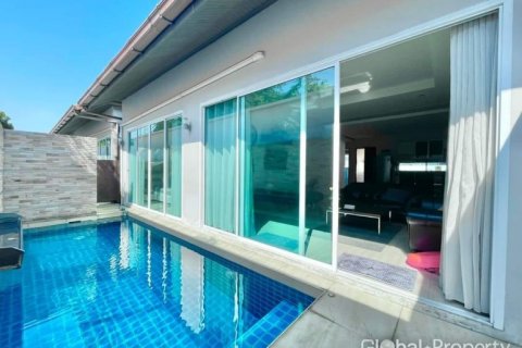 Casa de 3 dormitorios en Pattaya, Tailandia № 100773