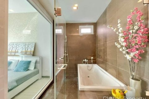 Casa de 3 dormitorios en Pattaya, Tailandia № 100773 - foto 7