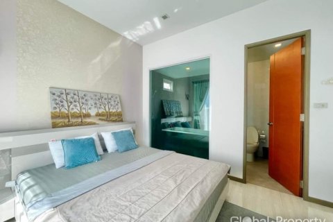 Casa de 3 dormitorios en Pattaya, Tailandia № 100773 - foto 4