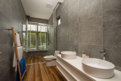 Chalet de 3 dormitorios en Phang Nga, Tailandia № 74278 - foto 12
