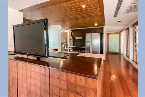 Casa de 5 dormitorios en Bang Lamung, Tailandia № 78842 - foto 16