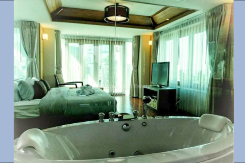 Casa de 5 dormitorios en Bang Lamung, Tailandia № 78842 - foto 23
