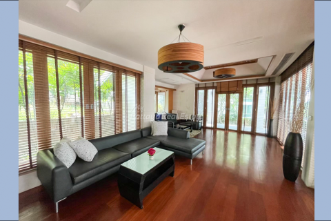 Casa de 5 dormitorios en Bang Lamung, Tailandia № 78842 - foto 17