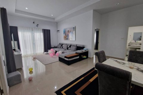 Casa de 3 dormitorios en Pattaya, Tailandia № 116018 - foto 3