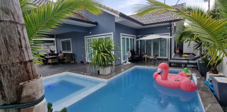 Casa de 3 dormitorios en Pattaya, Tailandia № 116018