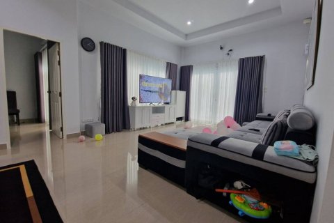Casa de 3 dormitorios en Pattaya, Tailandia № 116018 - foto 2
