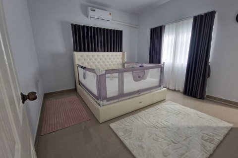 Casa de 3 dormitorios en Pattaya, Tailandia № 116018 - foto 10
