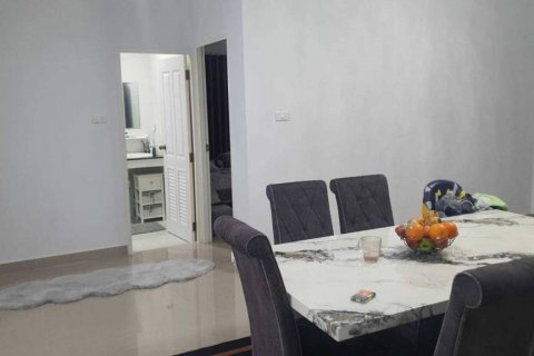 Casa de 3 dormitorios en Pattaya, Tailandia № 116018 - foto 7