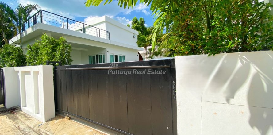 House in Sattahip, Thailand 3 bedrooms № 116141