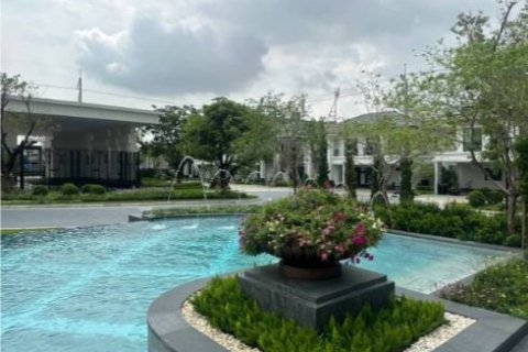 Casa de 4 dormitorios en Samut Prakan, Tailandia № 123774 - foto 6