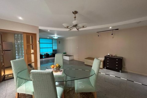 Condominio de 4 dormitorios en Khlong Toei, Bangkok, Tailandia № 123777 - foto 4