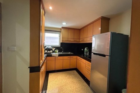 Condominio de 4 dormitorios en Khlong Toei, Bangkok, Tailandia № 123777 - foto 12