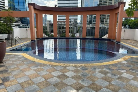 Condominio de 4 dormitorios en Khlong Toei, Bangkok, Tailandia № 123777 - foto 14