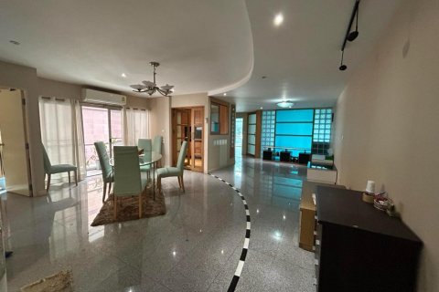 Eigentumswohnung in Khlong Toei, Bangkok, Thailand, 4 Schlafzimmer  № 123777