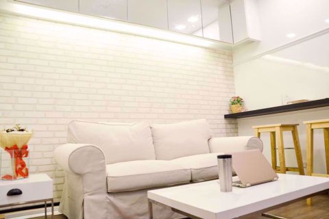 Condo in Khlong Toei, Bangkok, Thailand, 1 bedroom  № 77216 - photo 2