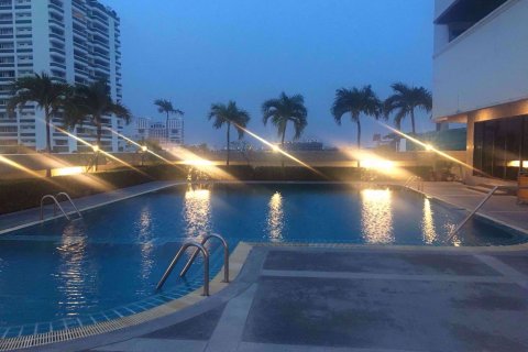 Condominio de 3 dormitorios en Watthana, Bangkok, Tailandia № 77219 - foto 12