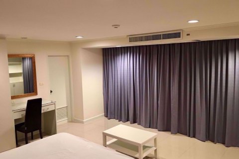 Condominio de 3 dormitorios en Watthana, Bangkok, Tailandia № 77219 - foto 6