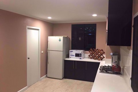 Condominio de 3 dormitorios en Watthana, Bangkok, Tailandia № 77219 - foto 4