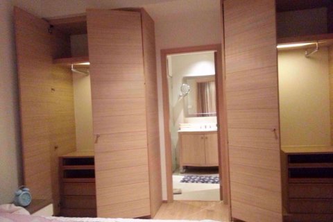 Condominio de 1 dormitorio en Sathon, Bangkok, Tailandia № 77220 - foto 5