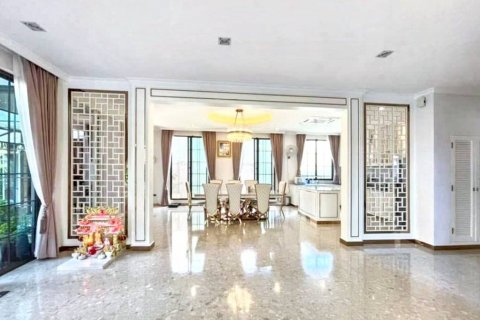 Casa de 4 dormitorios en Bangkok, Tailandia № 126586 - foto 4