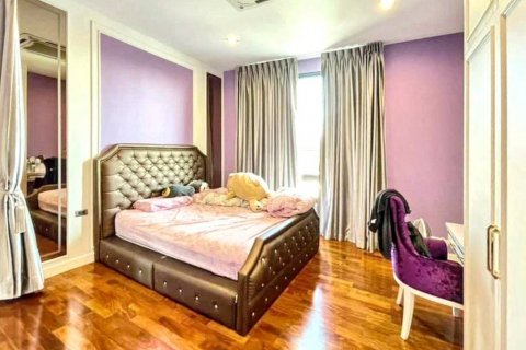Casa de 4 dormitorios en Bangkok, Tailandia № 126586 - foto 8