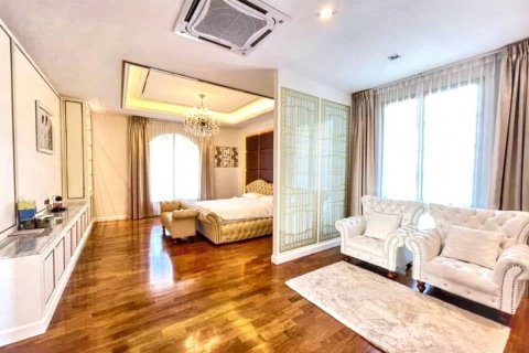 Casa de 4 dormitorios en Bangkok, Tailandia № 126586 - foto 7