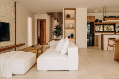 Chalet de 3 dormitorios en Surat Thani, Tailandia № 125893 - foto 6