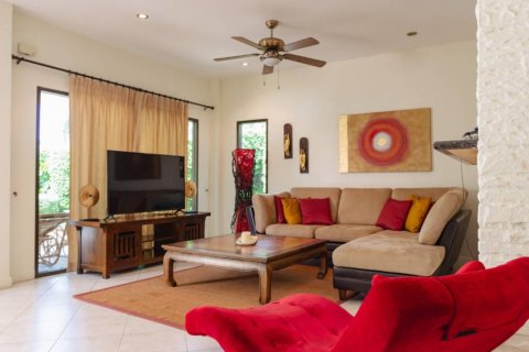 Chalet de 3 dormitorios en Cha-am, Tailandia № 125892 - foto 3