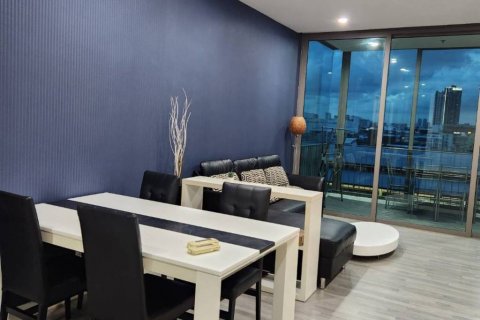 Condominio de 2 dormitorios en Khlong San, Bangkok, Tailandia № 124785 - foto 3