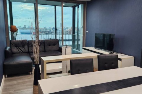 Condominio de 2 dormitorios en Khlong San, Bangkok, Tailandia № 124785 - foto 2