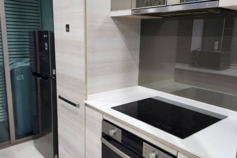 Condominio de 2 dormitorios en Khlong San, Bangkok, Tailandia № 124785 - foto 5